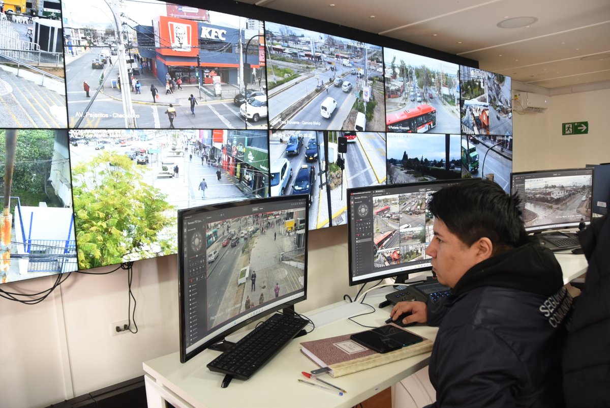 WhatWorksCities's tweet photo. Last week we visited @Muni_Maipu for a behind-the scenes look at the data processes that move Maipú forward. 

Thank you Mayor @TomasVodanovic and the team for hosting us. We are proud to be a part of your data journey! https://t.co/f8eC2jbvMP
