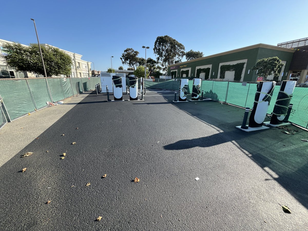 MarcoRPi1's tweet photo. A new Supercharger is under construction in Monterey-Seaside, California!!!

8 stalls are currently in the process of being added at the Grocery Outlet near the intersection of Fremont Blvd and Broadway Ave.

Big thanks to @kvpoma for the scope out. https://t.co/2WRBXwSpVA