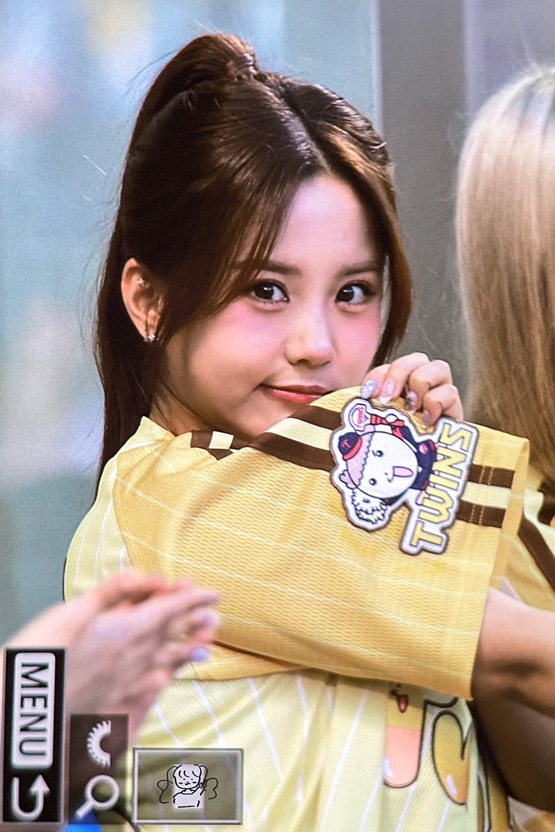 chichi_YN's tweet photo. 240828 LG 트윈스

마루유니폼 탐나요
저요저요😳🙌

#첫사랑 #CSR 
#유나 #YUNA #飯村柚那
#유나비_나야진짱! https://t.co/hhqJEXoyFl