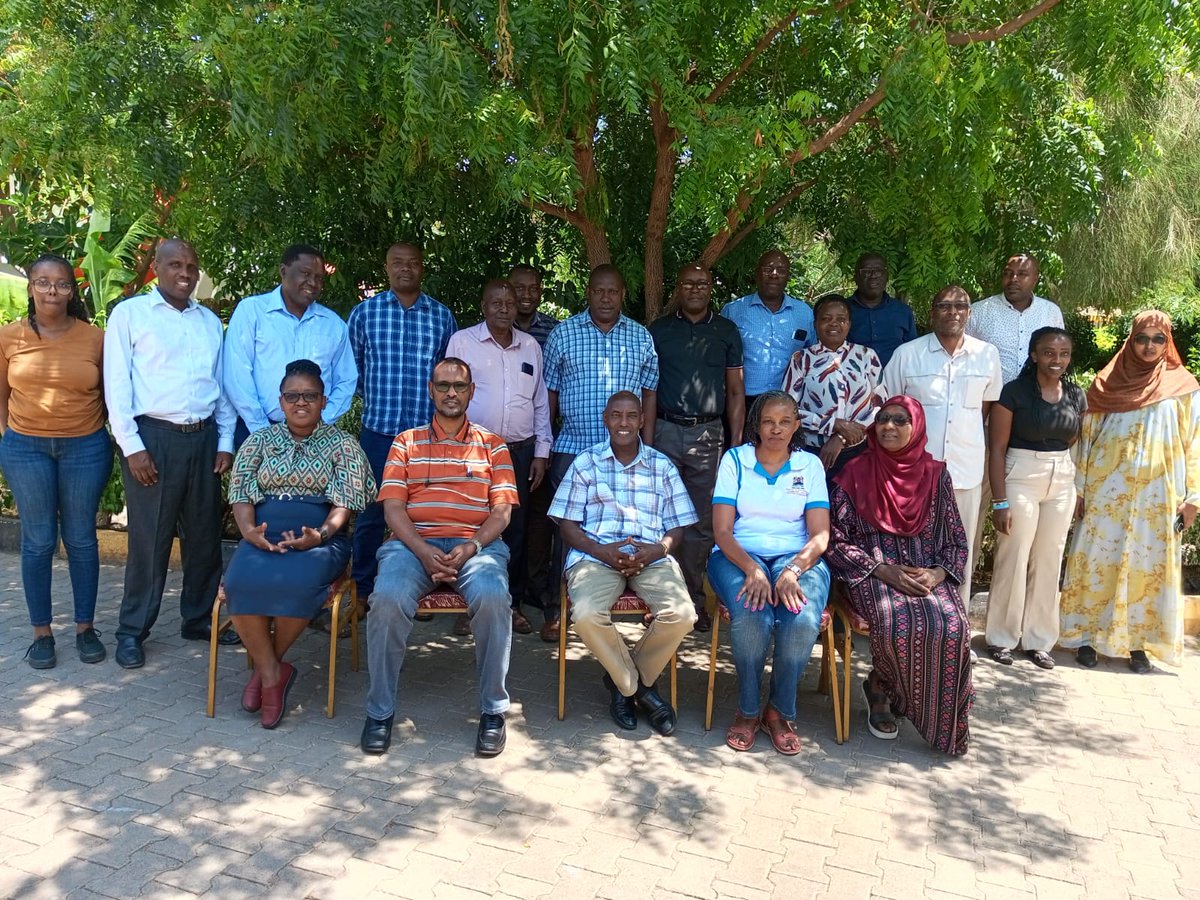 ASALs_Regional's tweet photo. 1/5  PS
@harsama_kello
officially opened the Technical Implementation Committee (TIC) workshop for the Pastoralist Feedlot Systems in Isiolo County. The TIC is developing a project concept NOTE- a tool for resource mobilization. https://t.co/sNhWeOp10m