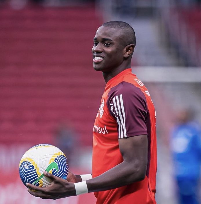 OledoInter's tweet photo. A proposta do PSV, da Holanda, para contratar Ricardo Mathias (18) é de 1,5 milhão de euros (R$ 9,2 milhões). 

A oferta não agradou ao Inter, mas mexeu com o atleta, o que fez com que os trâmites para sua permanência no Beira-Rio estagnassem.

🗞️ @LucasCollar | @vozesdogigante https://t.co/7pOsrFBi4V