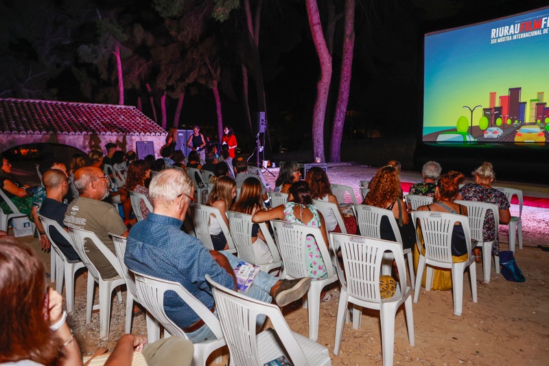📷 ¡el miércoles 21 vivimos la primera noche en Xàbia del Riurau Film Festival! En un entorno tan emblemático como el Riurau d'Arnauda. 
#riuraufilmfestival #rrffxàbia