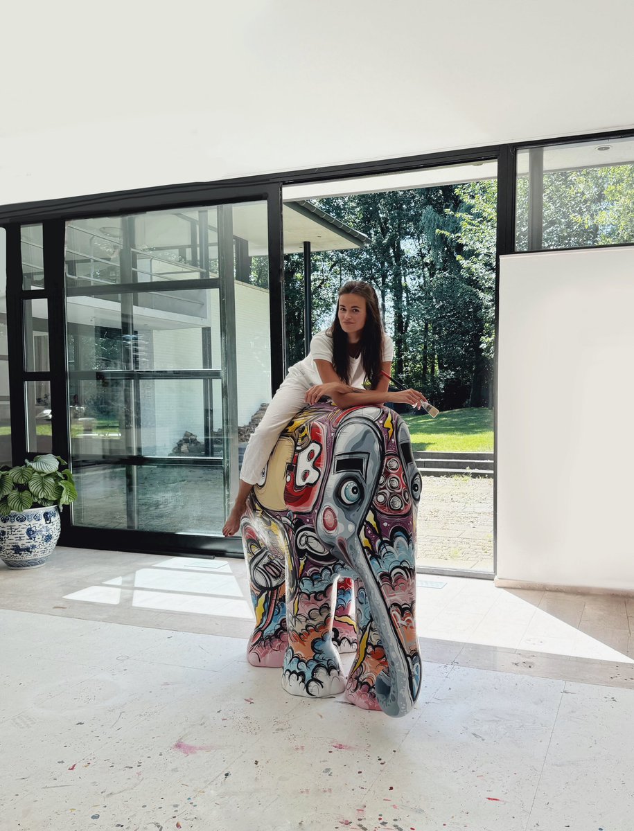 Loes van Delft tweet media