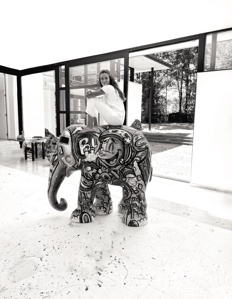 Loes van Delft tweet media