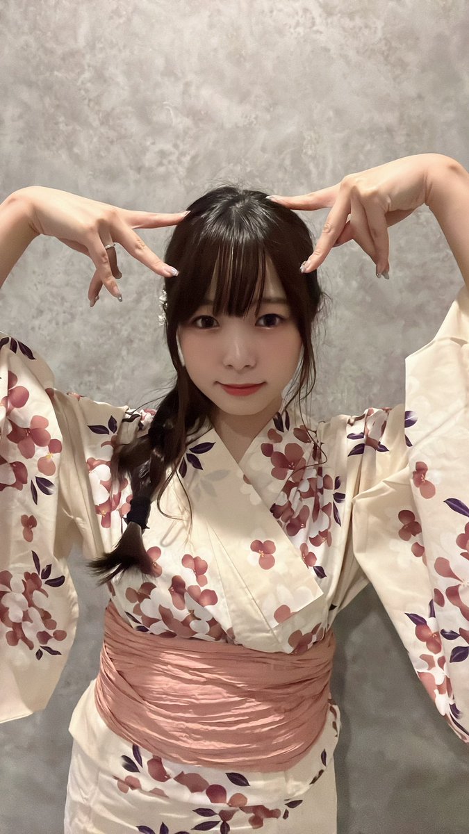 みぃちゃんの写真集がでたよーー！！！ 夏っぽく浴衣で写真撮ったから