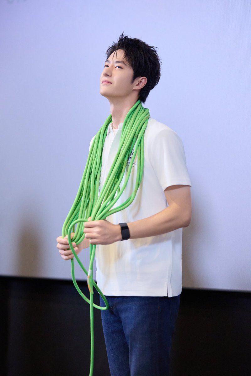 ยิ่งมารู้ว่าสารคดีนี้เป็นความคิดของหวังอี้ป๋อเอง อยากลองทำด้วยตัวเอง ติดต่อ Discovery Channel และ Tencent เอง ยิ่งเพิ่มความอยากดูขึ้นอีก 85 ล้านเปอร์เซ็นต์ 

ชอบมากอยากทำไรแล้วทำเลย รอบข้างส่งเสริมอีกเลยได้ไปสุดทุกทาง ทุกวันนี้เหมือนติ่งอะเวนเจอร์มากกว่าติ่งดาราละ 😆😆🗓️