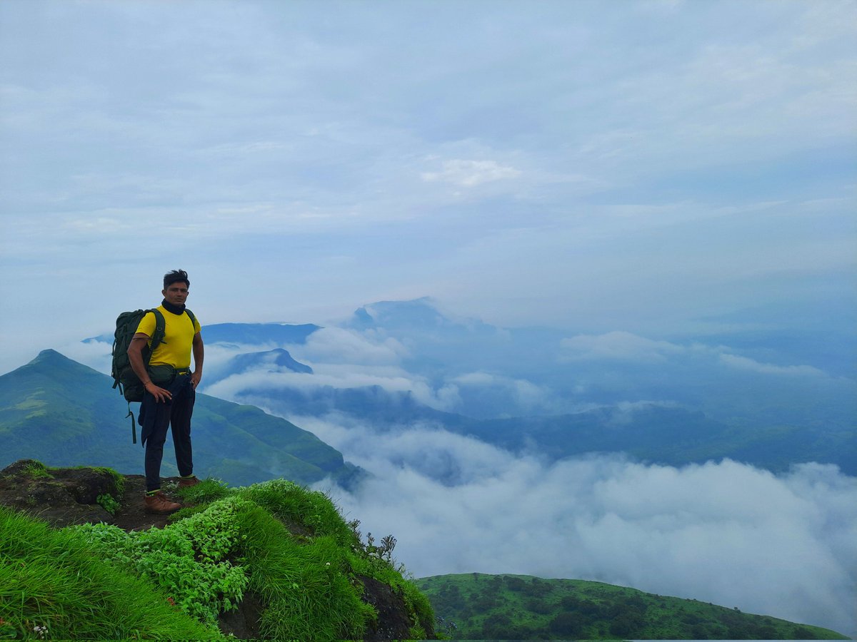 kamleshK103's tweet image. पहाड़ चढ़ते वक्त ये सीखने को मिलता है जब ऊँचा बढ़ना हो तब झुकना पड़ता है। मेरे भाई..

#photography #likesforlike
#twitterthreads
#naturephoto
#pahadi
#followme