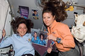 Astro_Clay's tweet photo. And it was an honor to fly with "Babs...."  Good story: she asked me to call her parents from space after #STS118 undocked.  Great conversation, and memory for all of us!  #Babs #NASASpiceGirls https://t.co/8Iejc3EFPz
