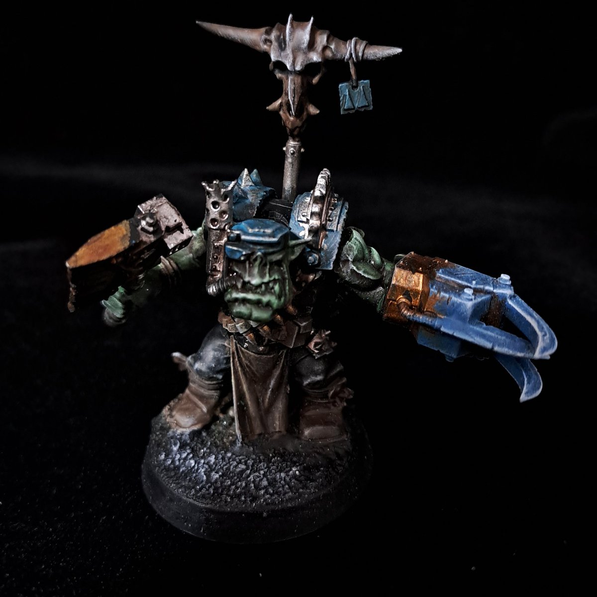 brushlonelybear's tweet photo. （委託）
北投瑞迪乾刷舊化風老大部隊搞定。

Battle ready Ork Nobz are done.😃

#paintingwarhammer 
#WarhammerCommunity
#Warmongers
#Ork
#Nobz https://t.co/DI7bhjdUIt
