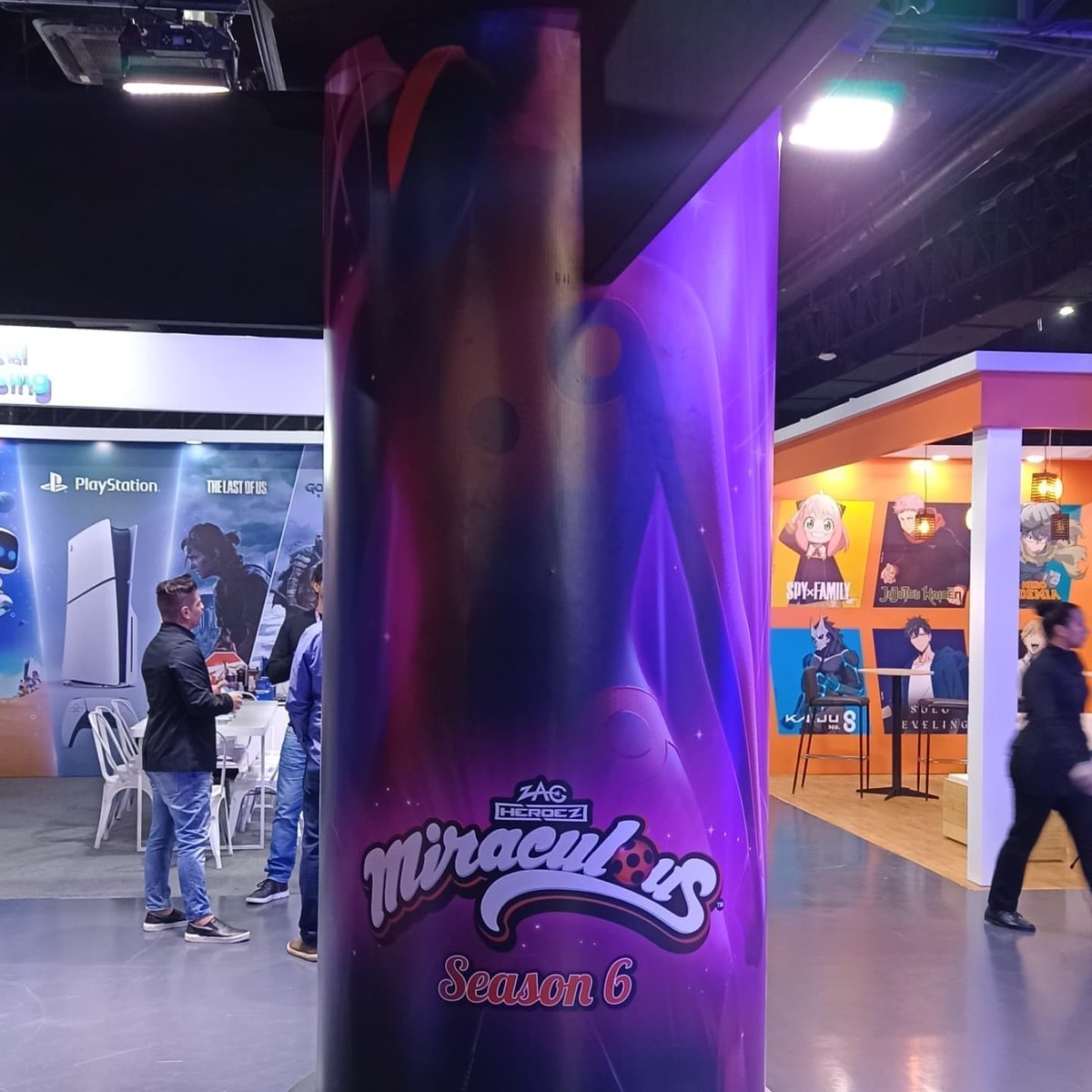 miraculoustube's tweet photo. CONFIRA ALGUMAS FOTOS EXCLUSIVAS CONOSCO! | MIRACULOUS CORP NA LICENSING CON!
Muito felizes em trazer um pouco do estande da Miraculous Corp em exclusivo para vocês! Está tudo muito lindo, acho que estou em Paris! 🫶😍
#miraculous #licensingcon https://t.co/iCrchLzVOX