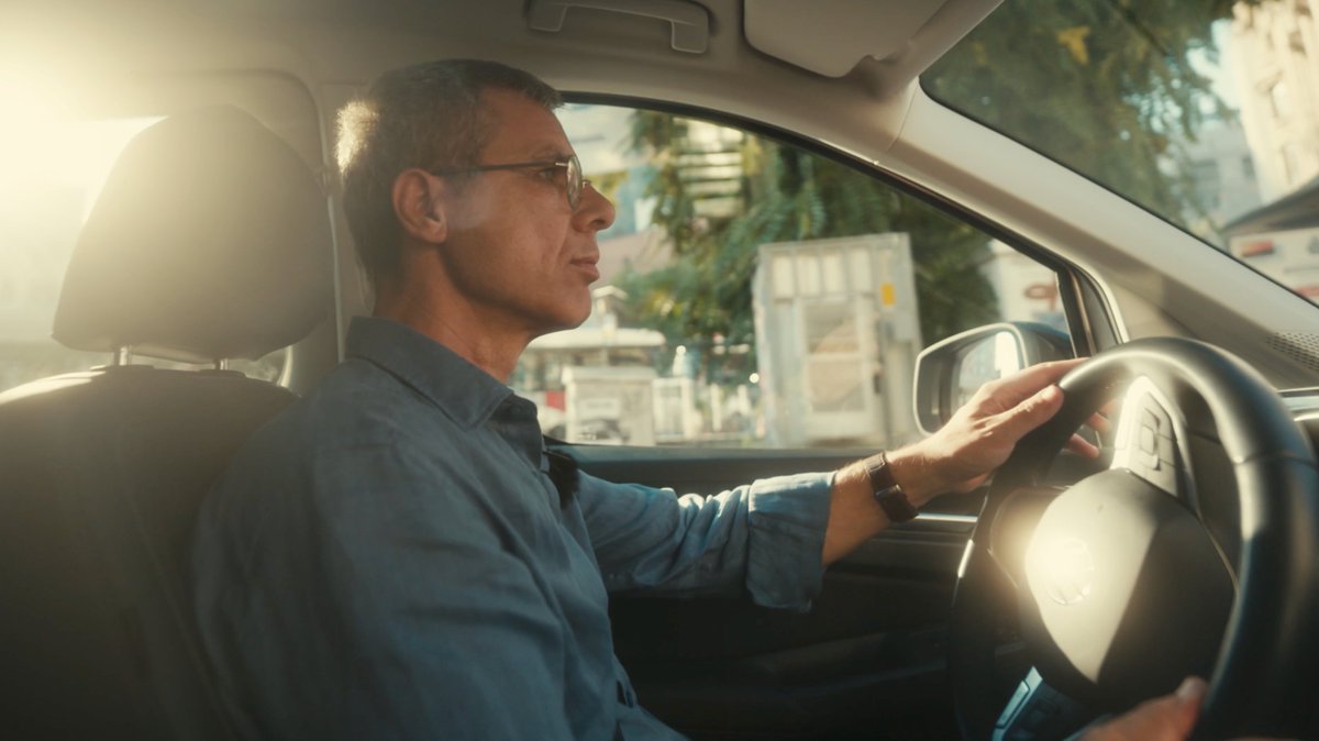 tariktolunay's tweet photo. Sanki hepsi benim çizmem için oradaydılar. ✒️
...
Volkswagen Caddy işbirliğiyle bir film çektik. 🙂
Odağımızda tabii ki yine İstanbul. ❤️
Film linkte. 👇
https://t.co/GPiqg2zFpY https://t.co/3pY6ZM5rrE