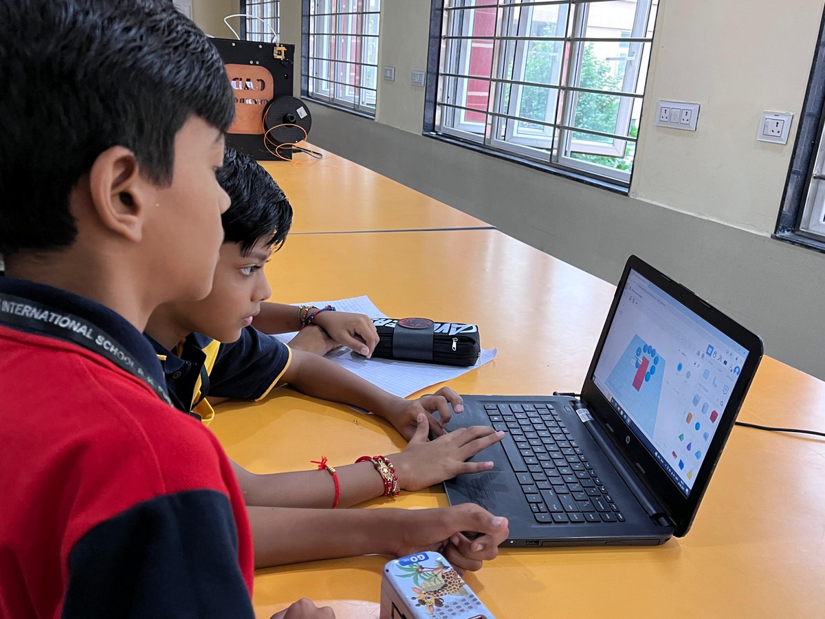 stemrobo's tweet image. The future is looking bright with these young minds exploring the world of STEM. 🌟 It's impressive what they can achieve when given the right tools and resources!
#roboticscentreforkids #AIforSchools #AIMtoInnovate #aimtoinnovate #innovation #creativity #learning