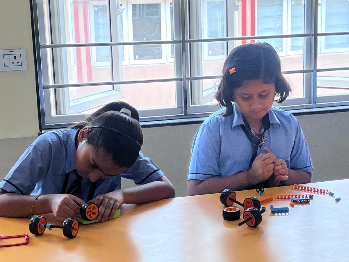 stemrobo's tweet image. The future is looking bright with these young minds exploring the world of STEM. 🌟 It's impressive what they can achieve when given the right tools and resources!
#roboticscentreforkids #AIforSchools #AIMtoInnovate #aimtoinnovate #innovation #creativity #learning