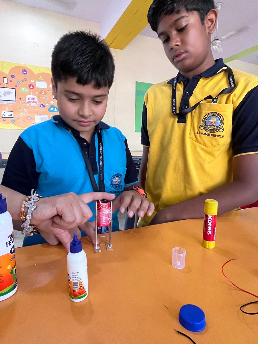 stemrobo's tweet image. The future is looking bright with these young minds exploring the world of STEM. 🌟 It's impressive what they can achieve when given the right tools and resources!
#roboticscentreforkids #AIforSchools #AIMtoInnovate #aimtoinnovate #innovation #creativity #learning