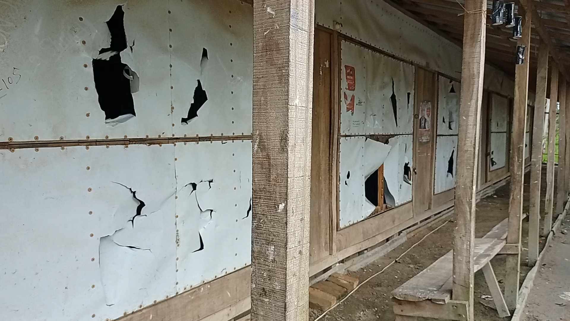 আমতলীতে দোকান ভাঙচুর, হামলা ও লুটপাটের অভিযোগ