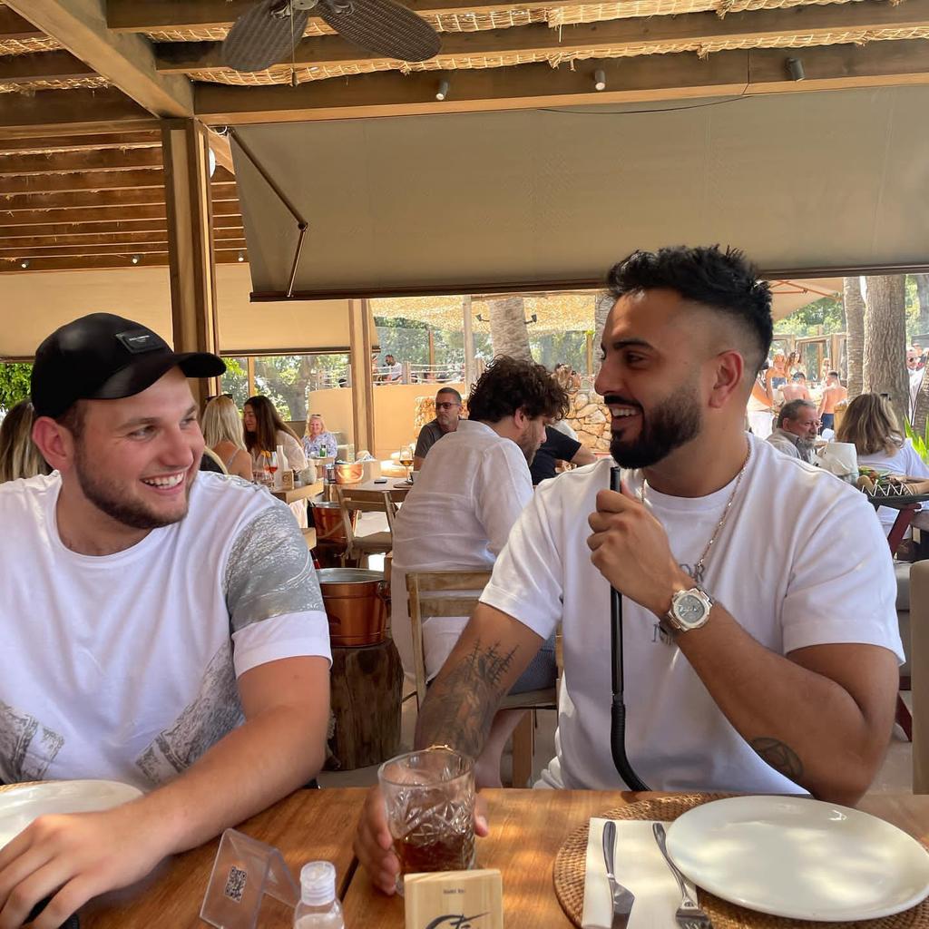 “Bro make sure you meet me in Marbella next week” You damnnnn rightttt ✈️