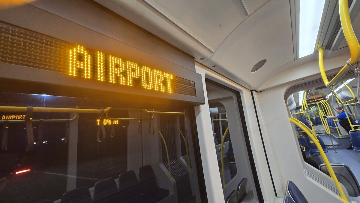KGWphotog's tweet photo. Hillsboro/Beaverton to PDX on Max without the need to transfer... The new #Trimet Red Line is now open. @KGWNews #BetterRed #RedLine https://t.co/BCyUyjxf7j