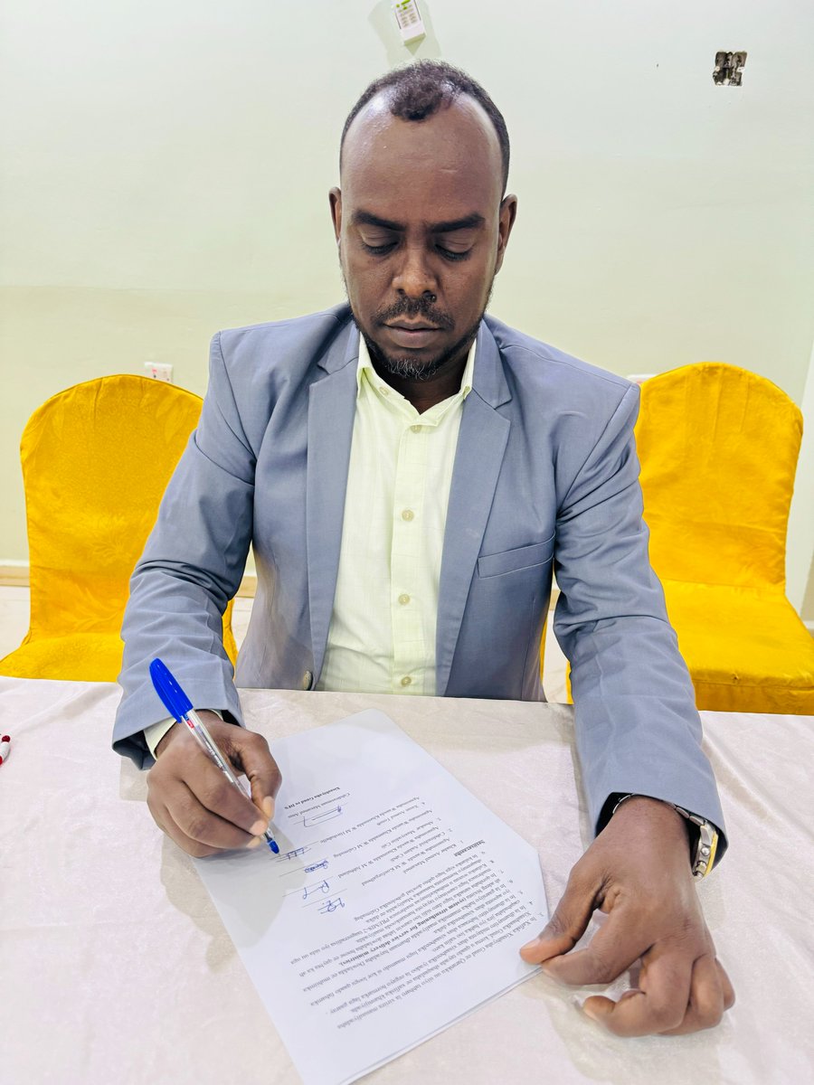 <a href="/FCDOGovUK/">Foreign, Commonwealth & Development Office</a> <a href="/ismacha17/">Tosanow Tawakal</a> <a href="/AbshirMAbshir/">Abshir M Abshir</a> #Key resolutions agreed upon during the meeting in Baidoa include: regular sharing of reports, establishing a robust information-sharing system, enhancing FMS Treasury staff training, unifying the Chart of Accounts, and extending financial management systems. 2/2

#Somalia