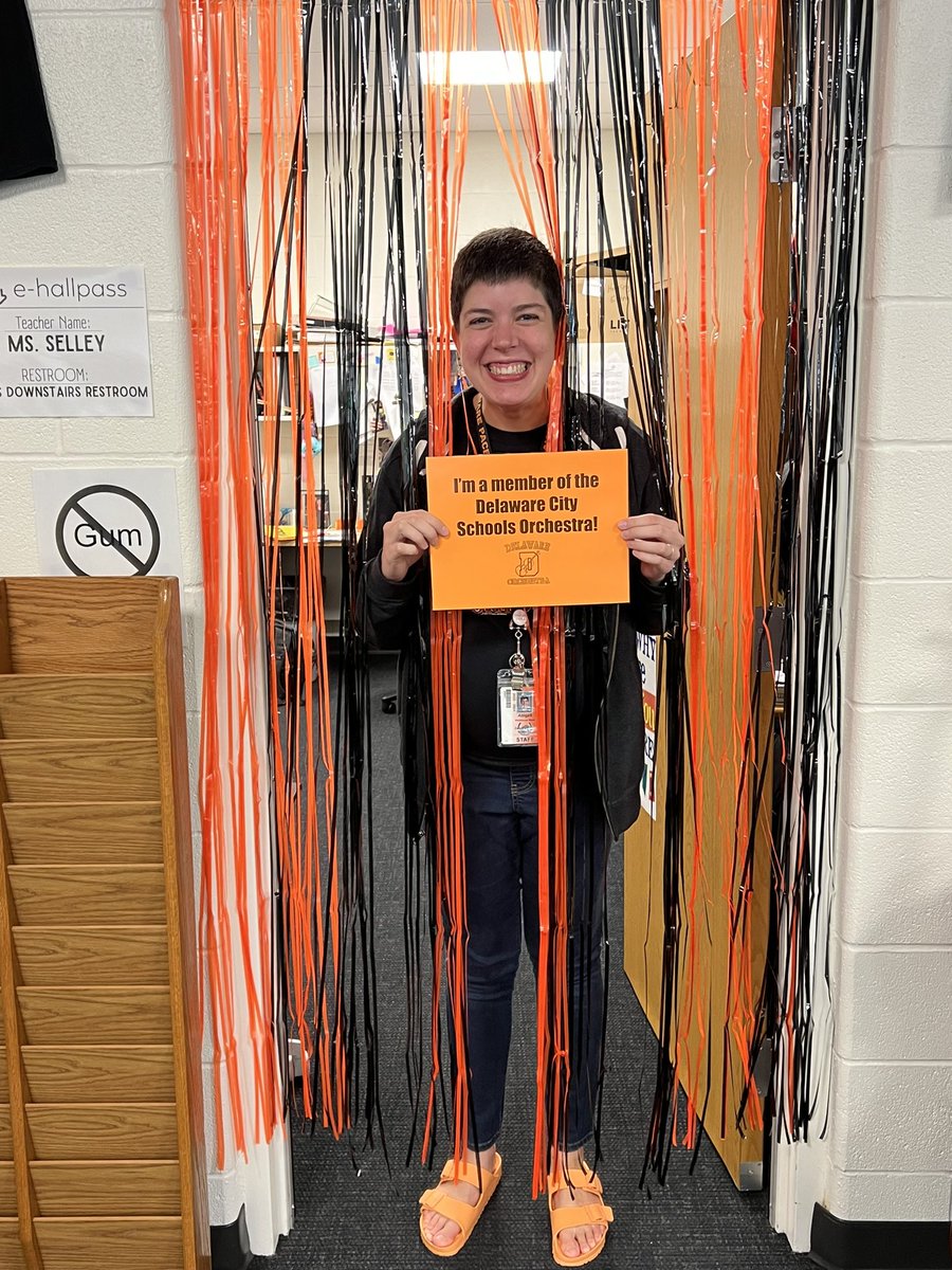 Lauren Frey (@chilicheesefrey) on Twitter photo Can you even call it a Wednesday if you didn’t hang up party decor with <a href="/AWimbiscusBlack/">Mrs. Wimbiscus Black</a> Can you even call it a Wednesday if you didn’t hang up party decor with <a href="/AWimbiscusBlack/">Mrs. Wimbiscus Black</a>