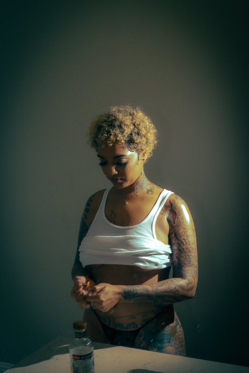 HiScorePhoto5's tweet photo. "When your bathroom shoot turns into a masterpiece you never imagined! 🎨✨ Who knew the best lighting was right behind the shower curtain? Great work @JahMulaXXX ! #BathroomArt #CreativeSpaces #UnexpectedGems" https://t.co/4vYkjpB1Jf