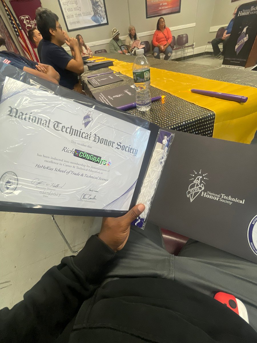 richiwerich's tweet photo. finally we made it, 1 year under my belt, learned a lot to say the least!! The road doesn’t stop here but we embracing the accomplishments along the way!! ROAD TO 100mil😮‍💨😮‍💨😅🙏🏿🫡 https://t.co/RYdY7w04gh