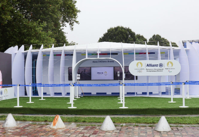 GraysonZoey33's tweet photo. Club France is closing its doors tomorrow for the #OlympicGames .

More than 43,000 Allianz goodies were distributed! 😱 We loved living these historic moments with you. 💙

See you on 08/29 for the #ParalympicGames, we are expecting many of you! 🇫🇷 https://t.co/FIBqAxFTjZ