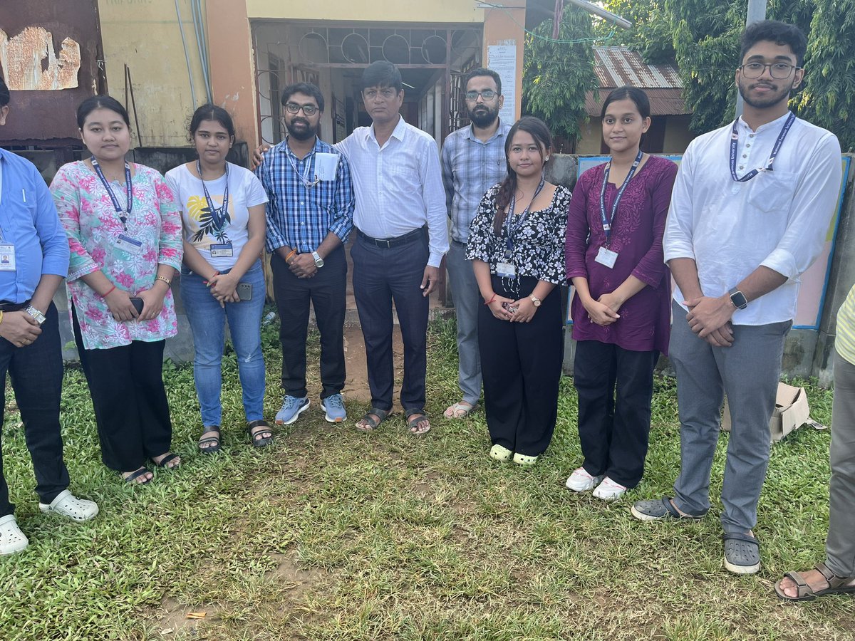 Atanu_nfsu's tweet photo. Today on behalf of @NFSU_Tripura , we have distributed the basic necessities, including food, clothing, and medical supplies, to help those who have lost their homes and livelihoods in the floods in Gomati District.
#flood 

@JKSinhaIAS @jayantv04530296 https://t.co/TkJu59Tdzv