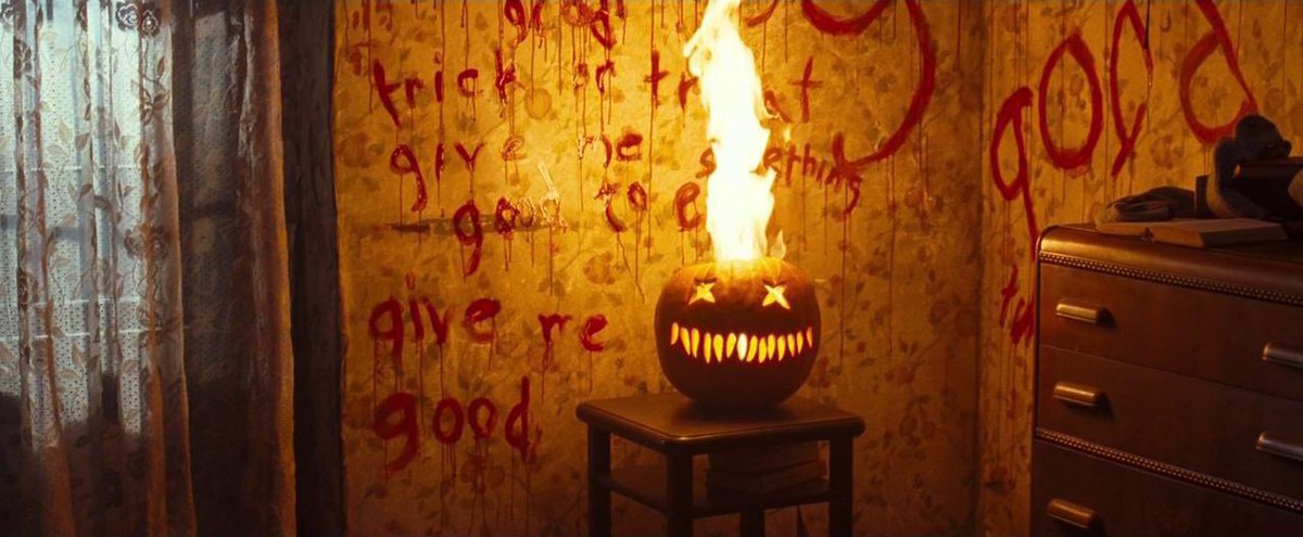 HorrorFlickss's tweet photo. Trick ‘r Treat (2007) https://t.co/uFlH64uc9P