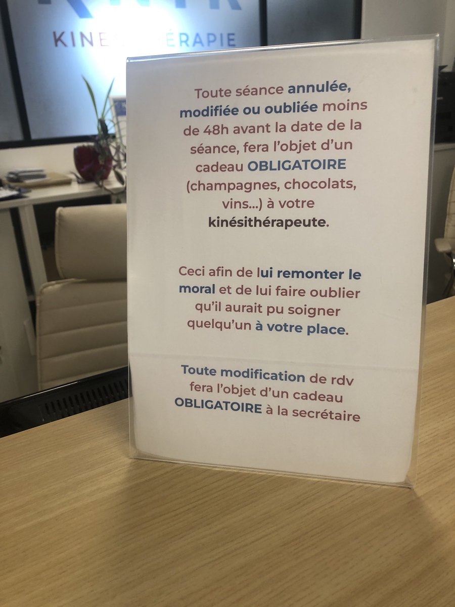 AlainStituteur's tweet photo. Un petit sourire fait du bien… https://t.co/BgVvo2s6b5