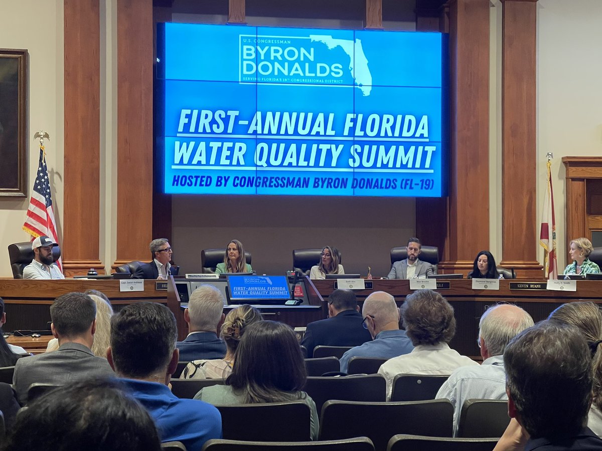 Team Skidmore joined stakeholders from around the state at Tuesday’s Water Quality Summit in Ft. Myers. Thank you to the panelists who highlighted the multilayered issues and discussed solutions to Florida’s water quality!