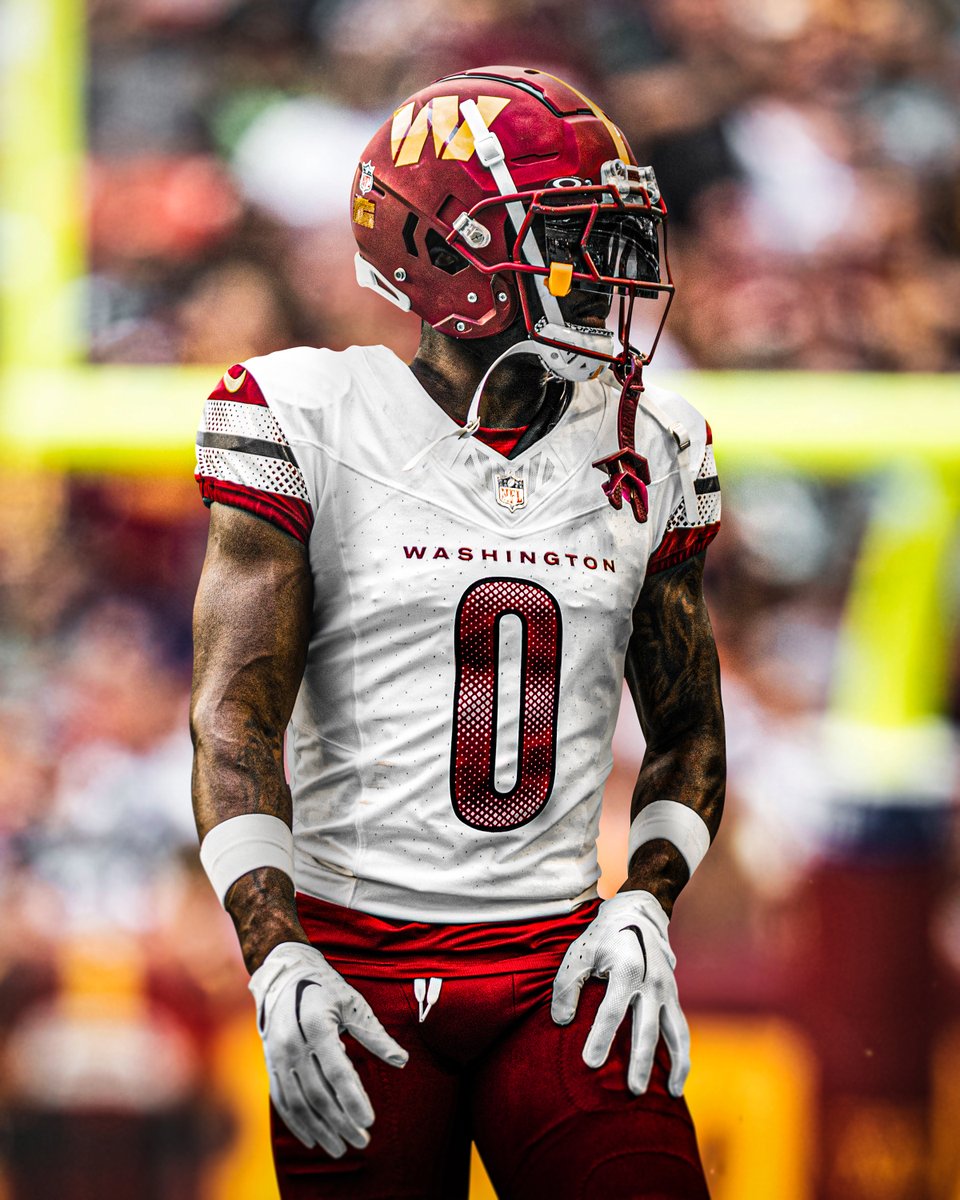 Commanders's tweet image. Now in 0: @MikeSainristil 🥶