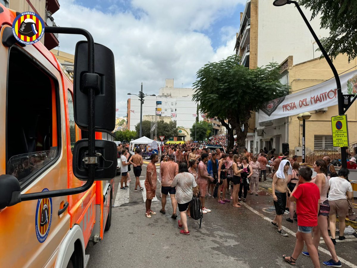 El Consorcio Provincial de Bomberos participa por primera vez en su historia en el dispositivo preventivo de La Tomatina de Buñol <a href="/BombersValencia/">Bombers Consorci VLC</a> <a href="/dipvalencia/">Diputació de València</a> <a href="/LaTomatinaInfo/">La Tomatina Oficial</a> <a href="/AytoBunyol/">Ayuntamiento Buñol</a> tucomarca.com/wordpress/segu…