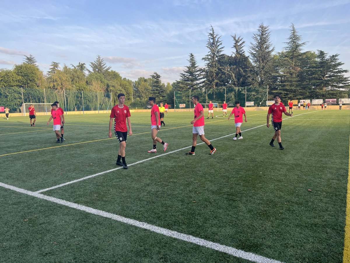 ¡Suerte para la temporada, <a href="/CDEjido/">Club Deportivo Ejido León</a>! 👏🏻

Sexto partido de pretemporada del 𝗝𝗨𝗩𝗘𝗡𝗜𝗟 𝗔 ante un equipo que competirá en Primera Provincial Aficionado 🔝

#OrgulloArlequinado 🔴⚪ #VaPuenteVa #SomosFútbol #SomosFormación