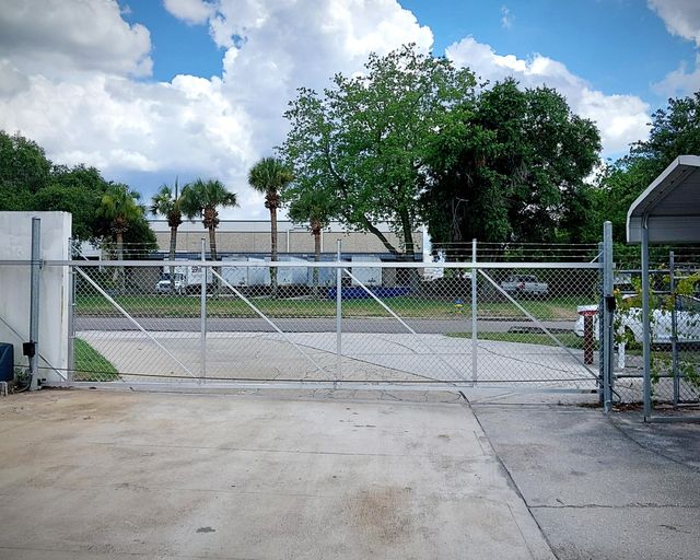 FDC_Access's tweet image. 📷 Check out our recent install! FDC replaced a damaged gate with this fresh chain-link slide gate, built by our weld shop masters. Another win for the team—awesome job, everyone! 📷
#SlideGate #FDC #FloridaDoorControl #Florida #AccessControl #Construction #Refresh #TeamWork