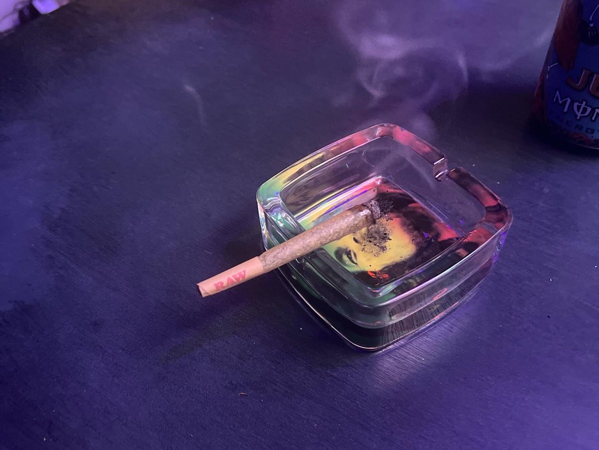 Jonjon1663's tweet image. on cloud 9 right now ⛅️