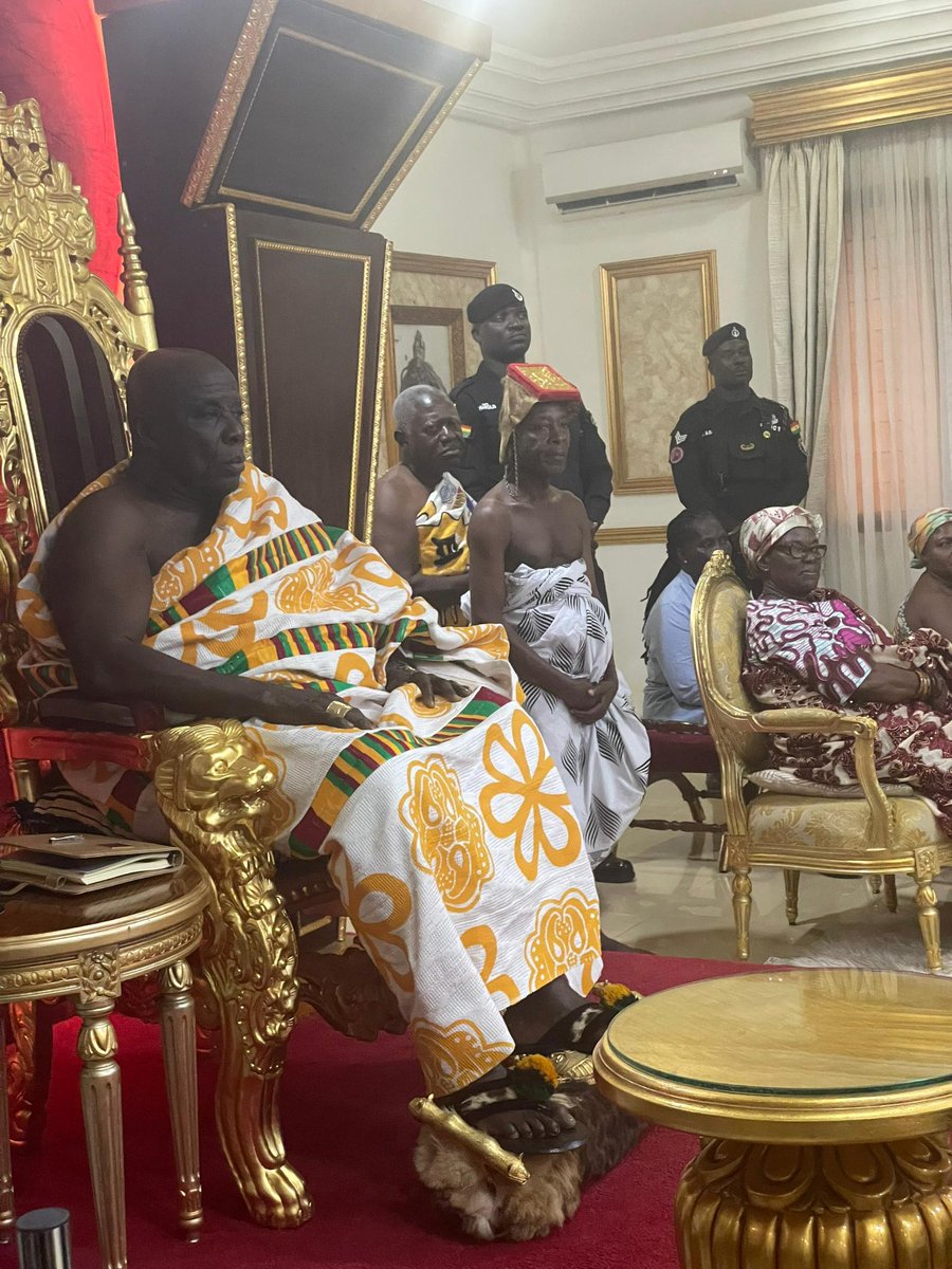 LouisAnokye6's tweet image. Dr Bawumia pays courtesy call on Osagyefuo Amoatia Ofori Panin, Okyenhene

#Bawumia2024
#BawumiaMeansBusiness 
#BoldSolutionsForTheFuture
#BawumiaForPresident
#ItIsPossible