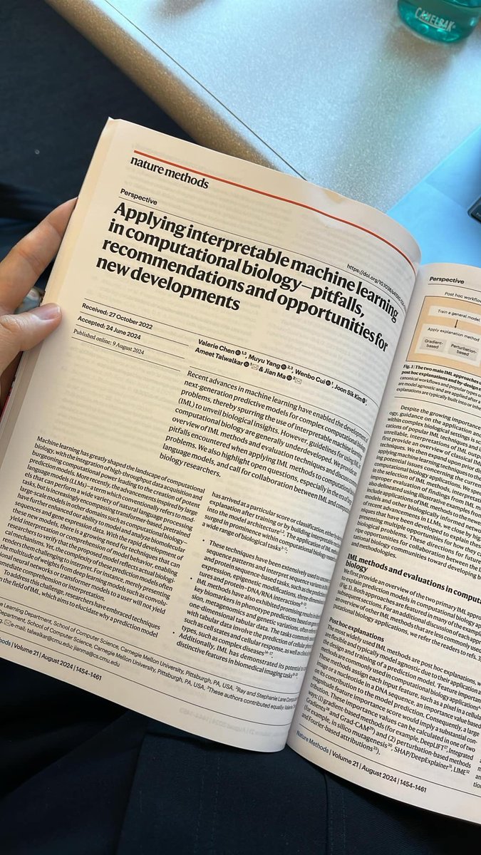 First time seeing a paper in print form 😍

Thanks <a href="/jmuiuc/">Jian Ma</a> for bringing this over today!