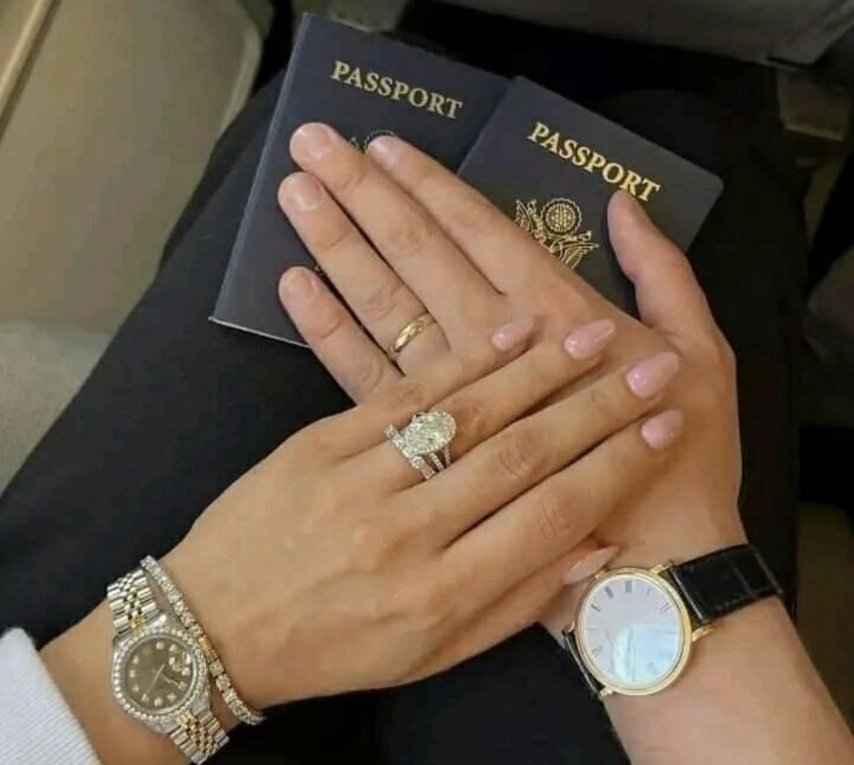 7halleluyahcele's tweet photo. September will be your Best Month Ever❤️🎁💍🎓🧳🍿🌹🛰️🛩️🛬🚀
#7halleluyahcelestial https://t.co/6v9RO1qaOw