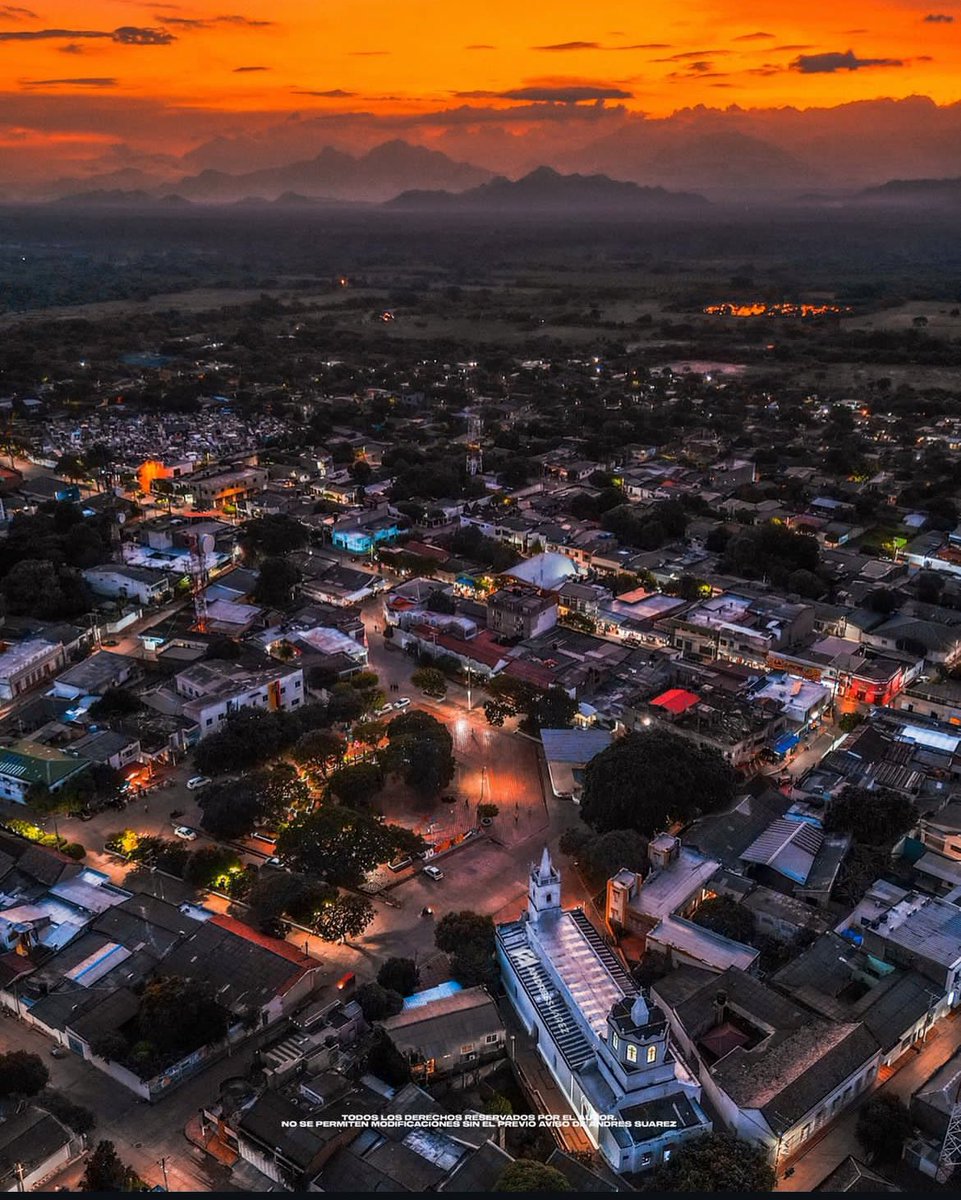 FADADI's tweet photo. Que el Valle es bonito, que Barranquilla es la puerta de Oro,que Bogotá es la capital, pero es que este pueblo tiene una sobrosura única Villanueva es Villanueva. By andressuarez https://t.co/ISc2M8tnqI