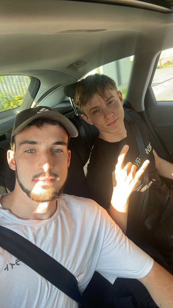 Flyte aneqiii tweet media