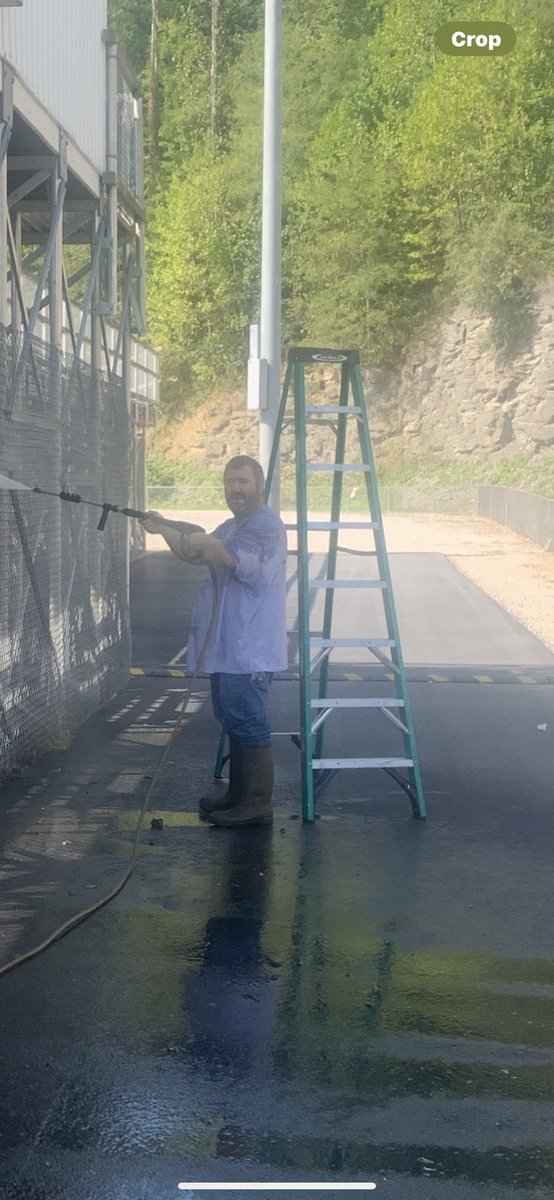 Appreciate our men for getting the stadium looking 🔥🔥🔥!!! Go HORNETS 🏈🏈🔥🔥🏈🏈!!