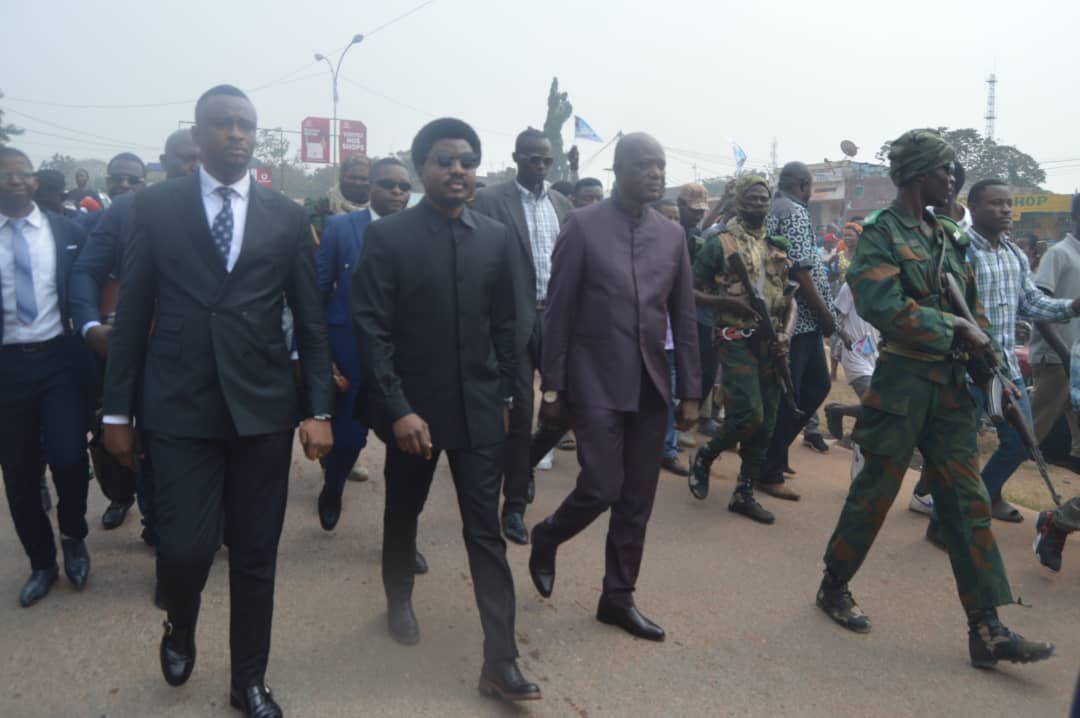 GraceShako1's tweet image. #RDC | Le Ministre d'État, Ministre de la Justice, @ConstantMutamba , est arrivé à Mbuji-Mayi pour une visite de travail de 10 jours. Cette mission vise à renforcer la justice et la sécurité au Kasaï Oriental. #Gsk #JusticeRDC #MbujiMayi