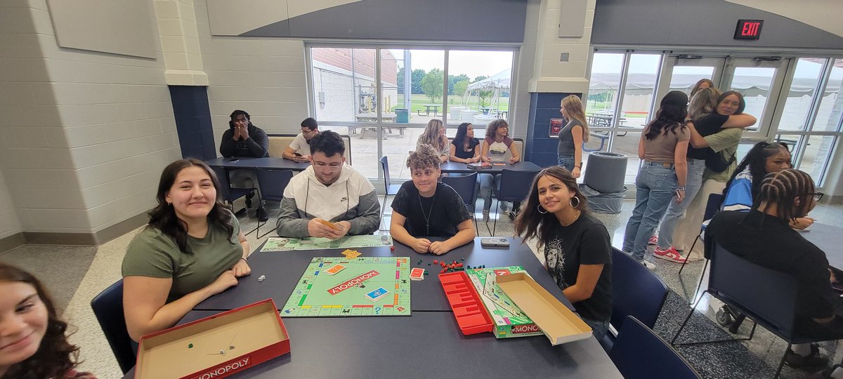 momofoutlaw20's tweet photo. Day 2.  Welcome back @St_GeorgesTHS class of 2026 and 2027! Loved seeing the students socialize and catch up from summer break before instruction begins.
#BackToSchool 
#nccvtworks 
#wesetthestandard https://t.co/W5hUvZ2Hgn