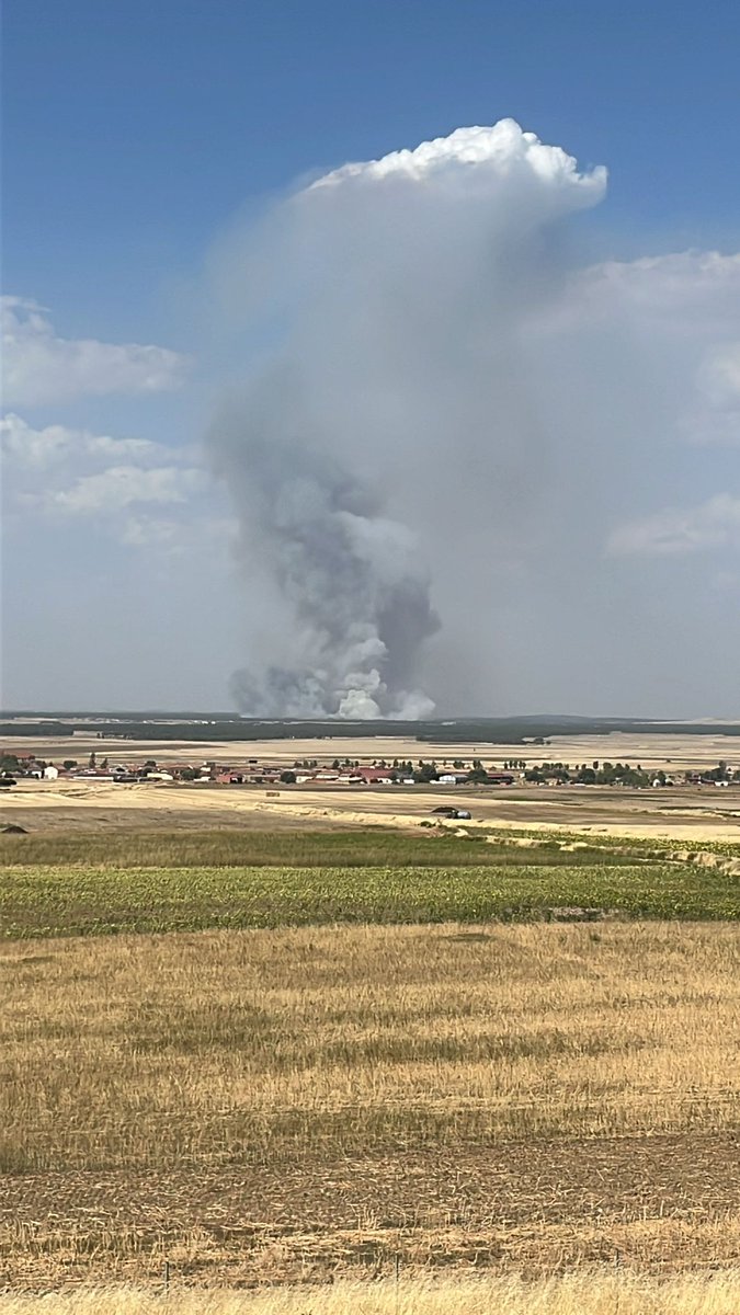 🥺17:00h | El #IFCabizuela muestra este aspecto desde las afueras del municipio. #Avila