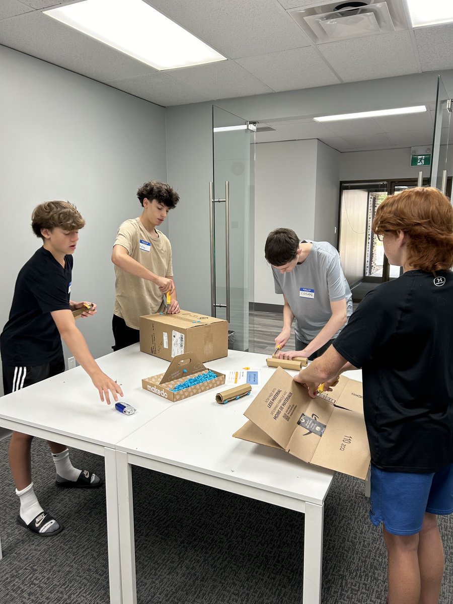 HaltonIEC's tweet photo. An exciting day at HIEC's Career Lab as students joined us for a Try the Trades day! 🎉 🛠️
Students explored the #SkilledTrades through a variety of hands-on activities like virtual reality, circuit boards and a "Makedo" station!
#HIEC #CareerLab https://t.co/9wfl1BOnig