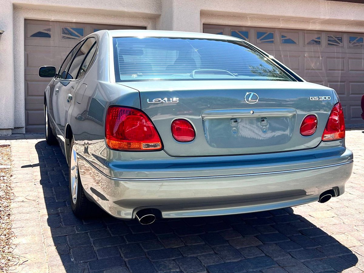 HemmingsNews's tweet photo. 2003 Lexus GS 300 that is sure to elevate your daily drive into luxury comfort 👉 https://t.co/z9AqFzb8Yh
#Hemmings #Lexus #GS300 #LuxuryCars #Inline6 https://t.co/IhopRgW9ut