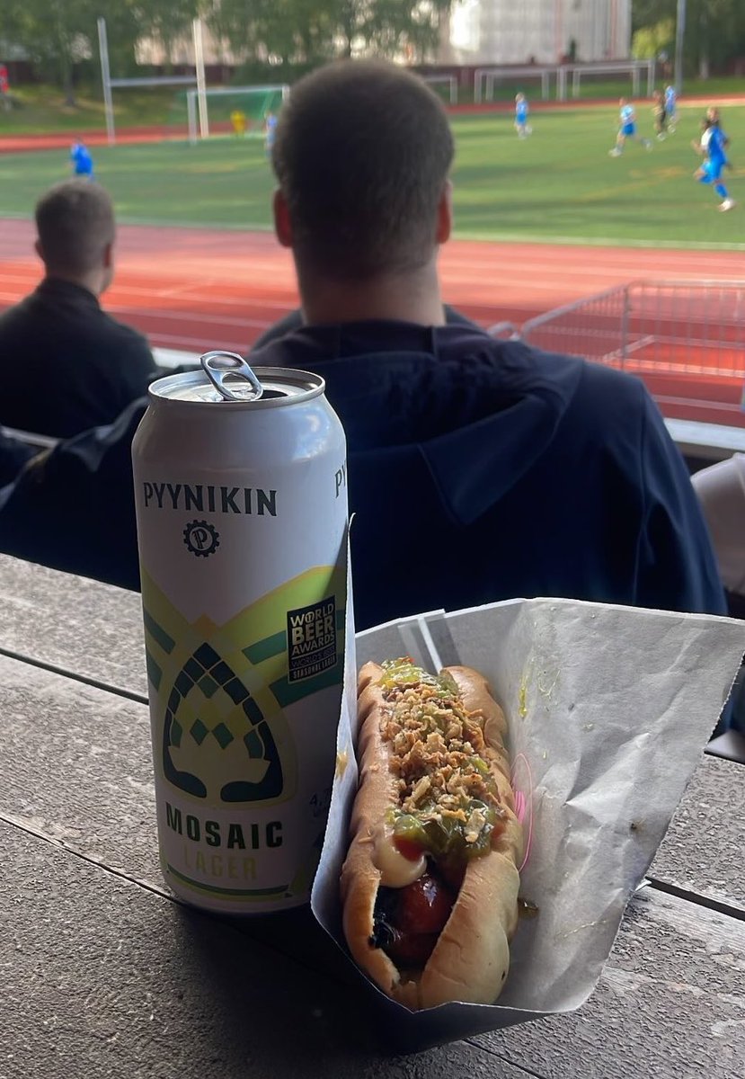 matsisapuskat's tweet photo. Hodari ja 0,5l Pyynikin Mosaic Lager -olut TamU 2:n matsissa (@TampereUnited, Kolmonen)

💶: 9 € https://t.co/m5y6CYFygF