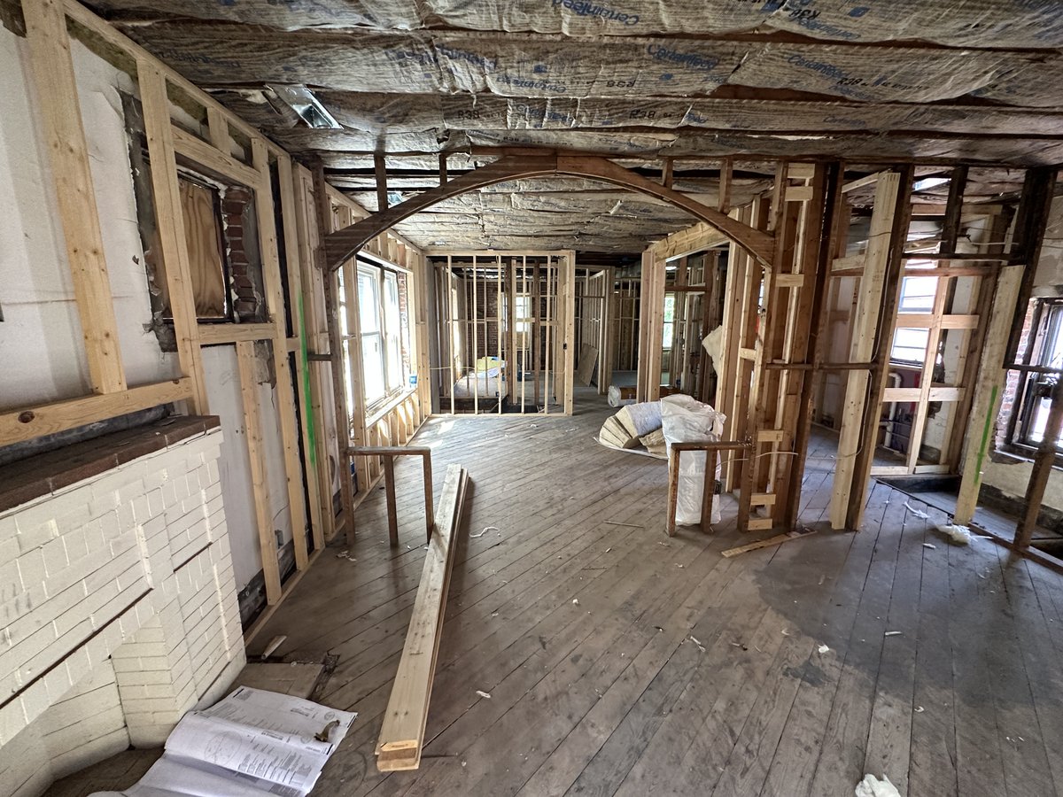 TWO affordable housing projects are making progress:
1. 3623 Hydraulic - full gut renovation, two 2 bed/1 bath units for rent in 11/2024
2. 4900 Gravois - 64 units of new affordable senior housing called Crossroads. Walls going up now and construction to be complete in 10/2025.