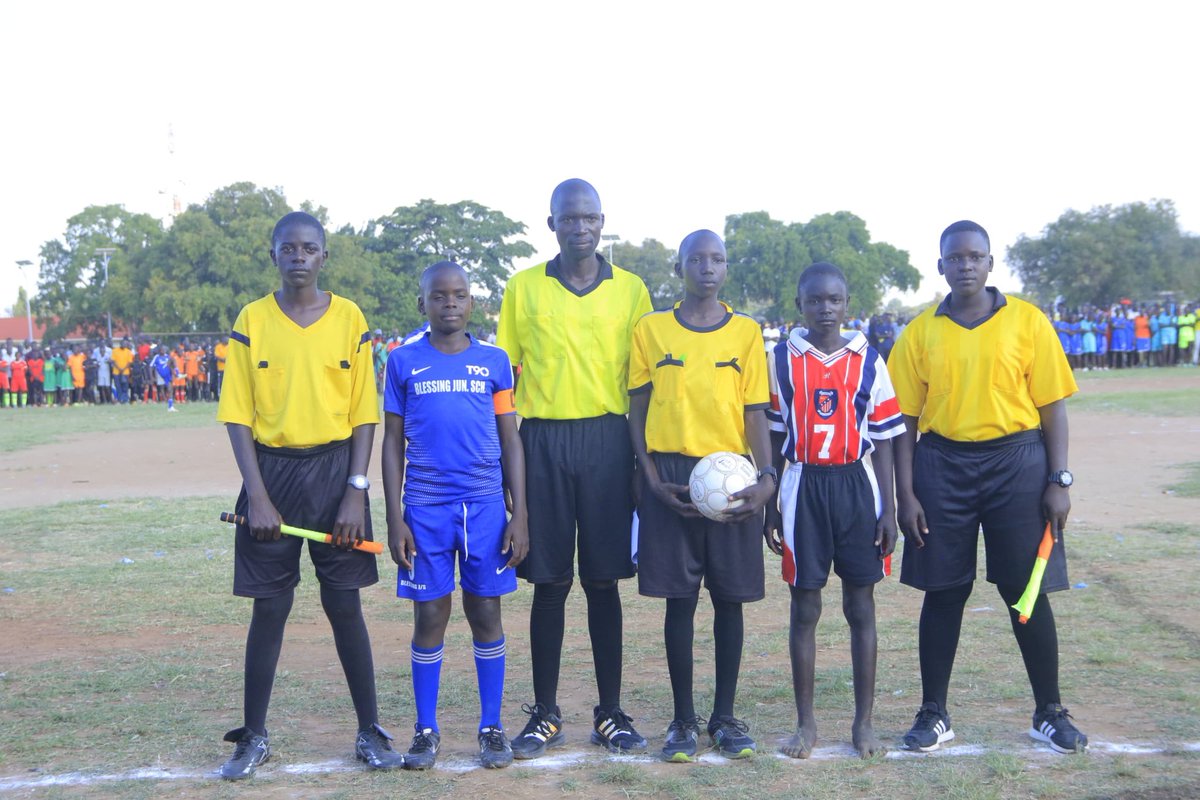 UPSSAOnline's tweet photo. The official opening game ends in a draw.

#UPSSABallGames2024 (Boys Football U-12)
Full Time ⏲️ 
Soroti District 🔴 1-1 🔵 Luwero District https://t.co/g3oDCqhbQS
