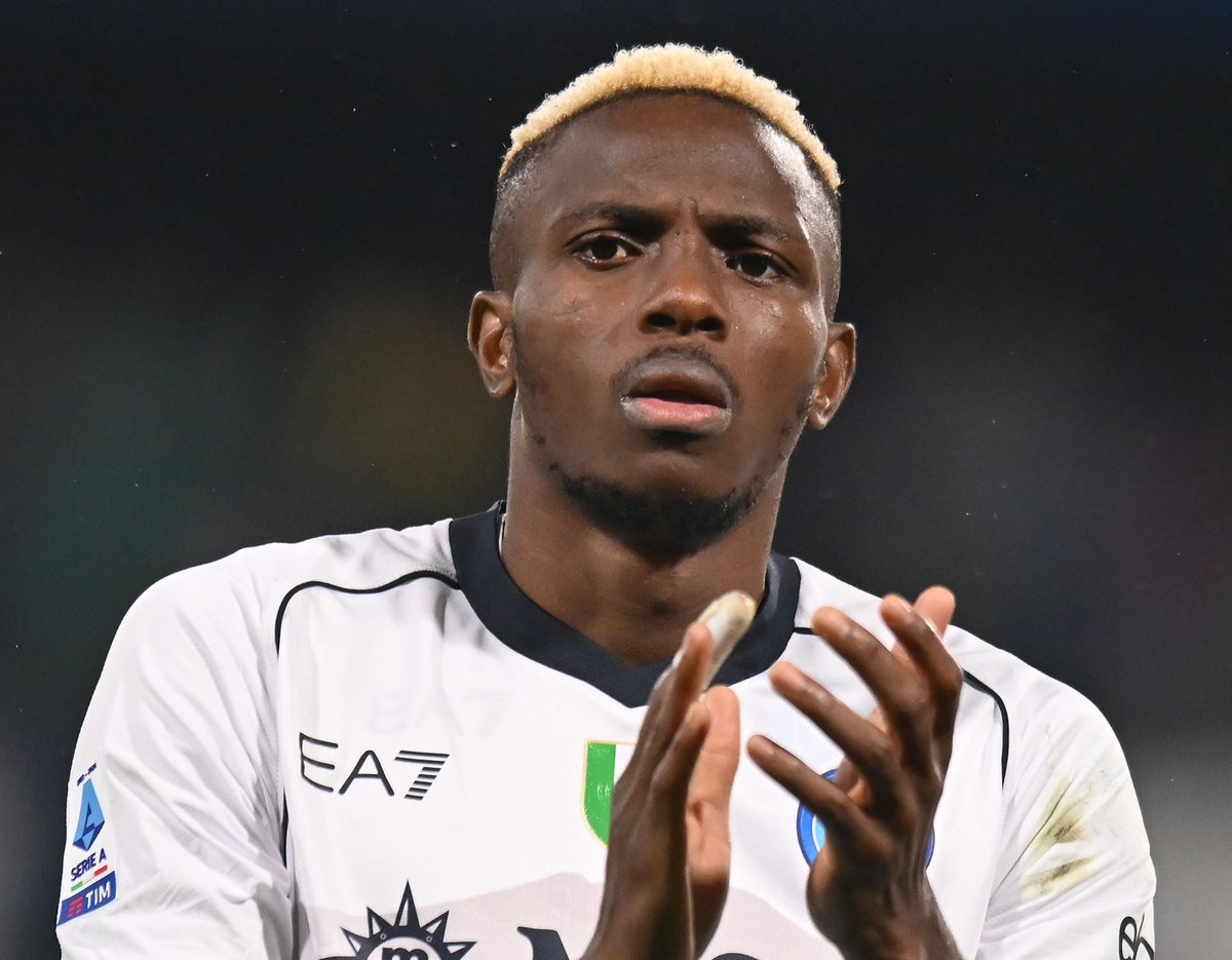 🚨🇸🇦 Understand Al Ahli proposal to Victor Osimhen includes a release clause, crucial point requested by the Nigerian striker.

Talks will continue in person with Al Ahli management in Italy for direct talks…

…while Chelsea keep negotiating on contract terms with Victor. 🔵👀